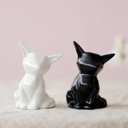 Minimalistische weiße Fuchsfiguren